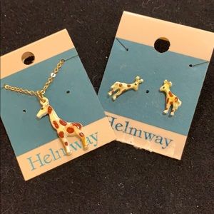 🎄Vintage Giraffe Necklace and Earrings Set